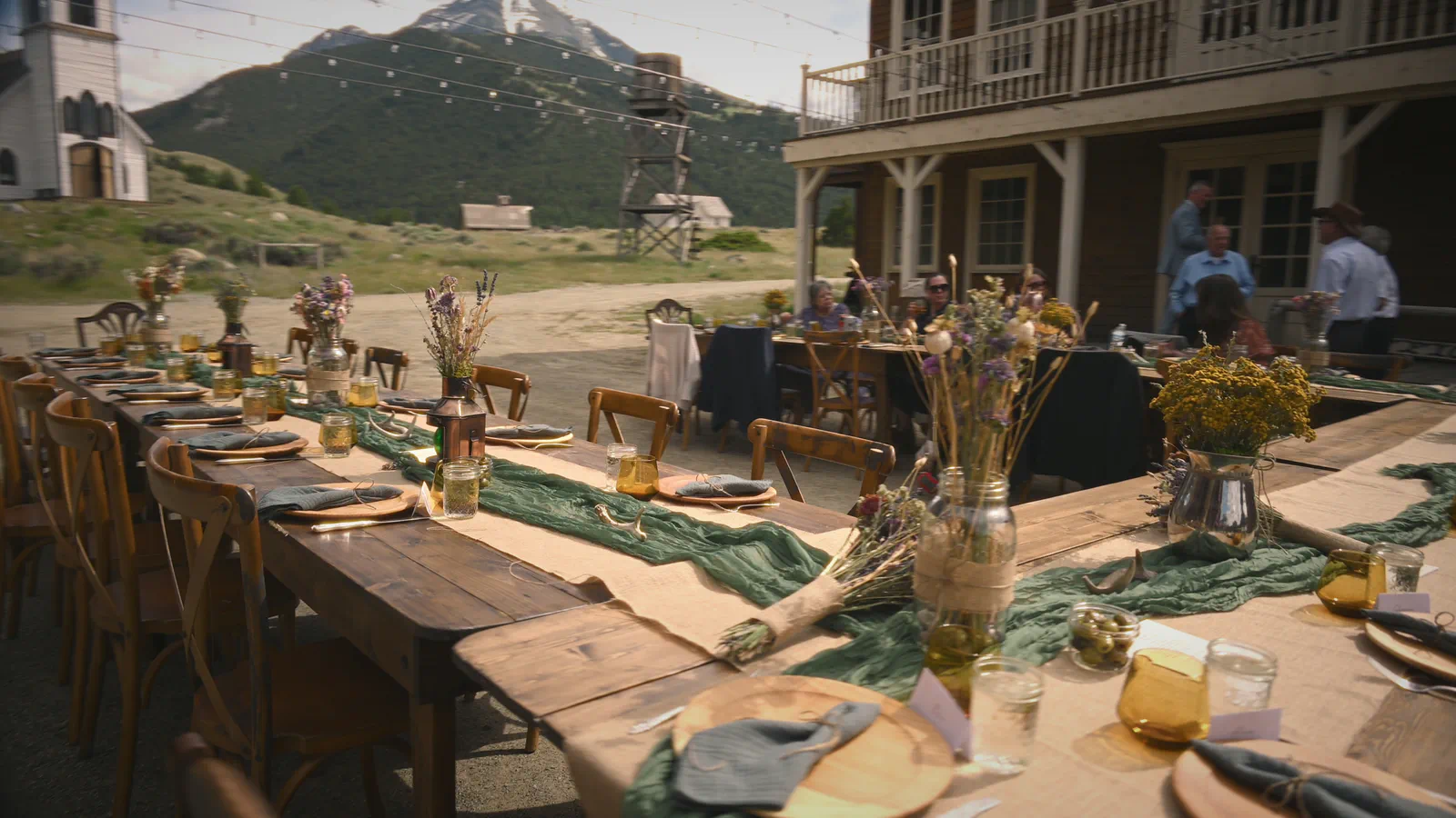Cassie Alec Highlight Video 25-07-02_01_00_55_06_result Reception tables at Yellowstone film ranch, Montana